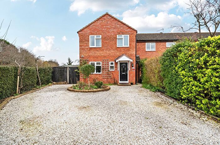 4 Bedroom End Terrace House For Sale In Roundthorn Way, Goldsworth Park, Woking, Surrey, GU21