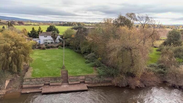 2 Bedroom Detached House For Sale In Saxons Lode Cottage, Uckinghall, Tewkesbury GL20