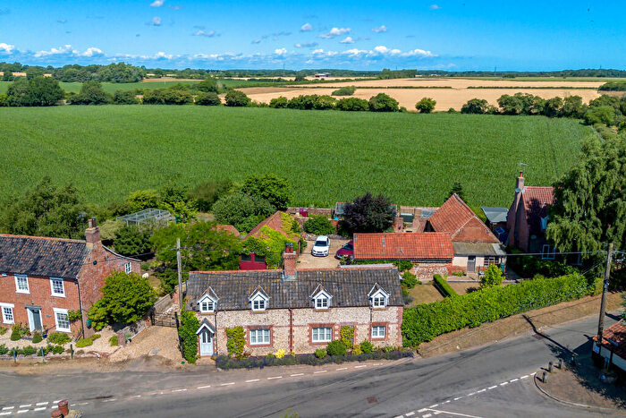 3 Bedroom Cottage For Sale In Fakenham Road, Tittleshall, PE32