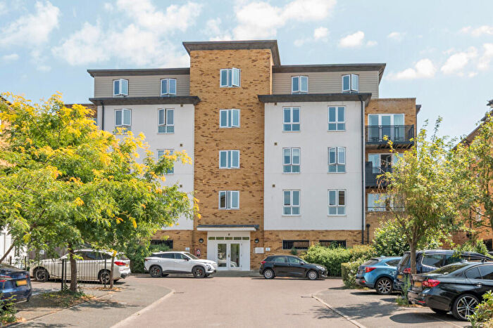 1 Bedroom Flat For Sale In Headingley Drive, Beckenham, BR3