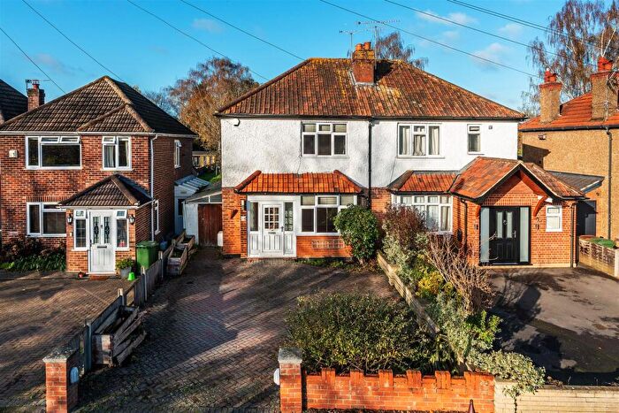 3 Bedroom Semi-Detached House For Sale In Raymead Way, Fetcham, KT22