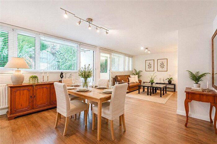3 Bedroom Apartment To Rent In Finborough Road, Chelsea, London, SW10