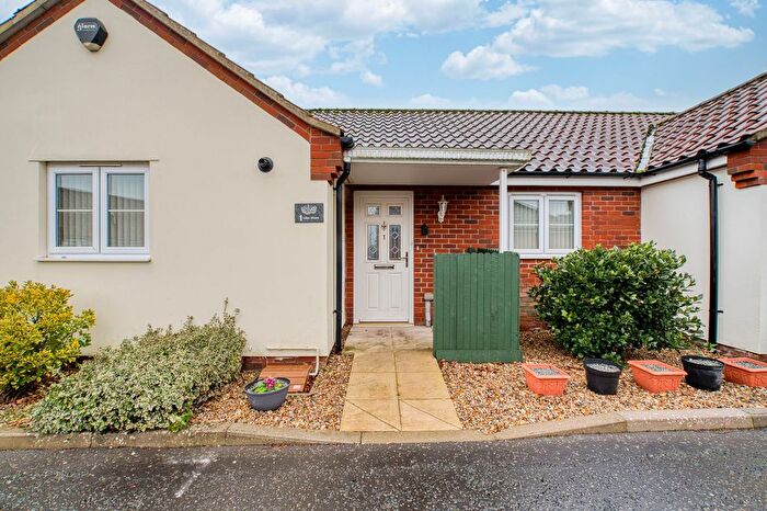 2 Bedroom Semi Detached Bungalow For Sale In Lilac Mews, Swanton Morley, NR20