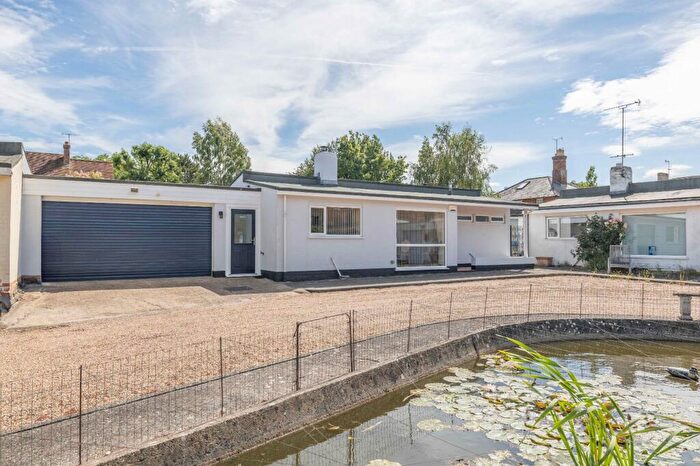 3 Bedroom Bungalow For Sale In Yew Tree Gardens, Fordwich, Canterbury, Kent, CT2