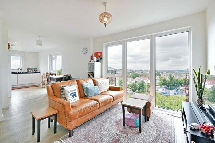 2 Bedroom Flat To Rent In Cricklewood Lane, Cricklewood, NW2