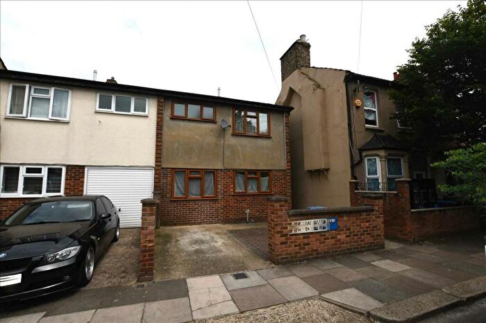 4 Bedroom House To Rent In Ladysmith Road, London, N18