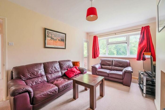 2 Bedroom Flat To Rent In Brantwood Close, London, , Walthamstow, London, E17