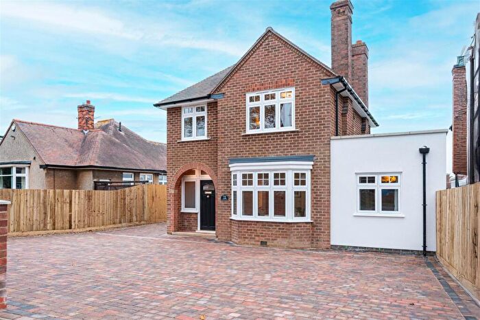 4 Bedroom Detached House For Sale In Gipsy Lane, Kettering, NN16