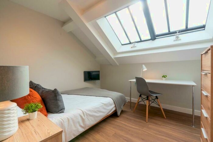 6 Bedroom Flat To Rent In (pppw) Shiners Yard, Jesmond Road, Newcastle Upon Tyne, NE2