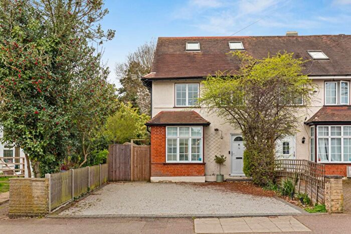 4 Bedroom End Of Terrace House For Sale In Elm Park, Stanmore, HA7