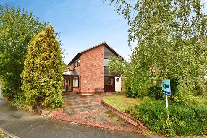 3 Bedroom Link Detached House For Sale In Hillside Avenue, Endon, Stoke-on-trent, ST9