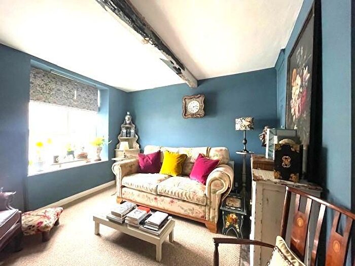 2 Bedroom Cottage For Sale In High Street, Mansfield Woodhouse, NG19