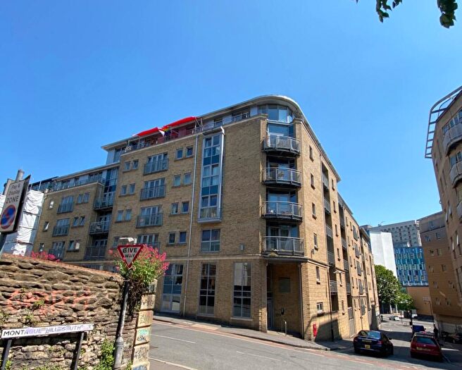 3 Bedroom Flat To Rent In Hamilton Court, Montague Street, Bristol, BS2
