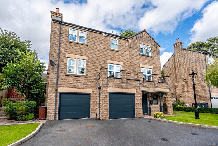 4 Bedroom Detached House For Sale In Low Leighton Road, New Mills, High Peak, Derbyshire, SK22