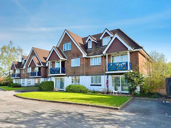 2 Bedroom Flat For Sale In New Poplars Court, Ash Street, Ash, Surrey, GU12