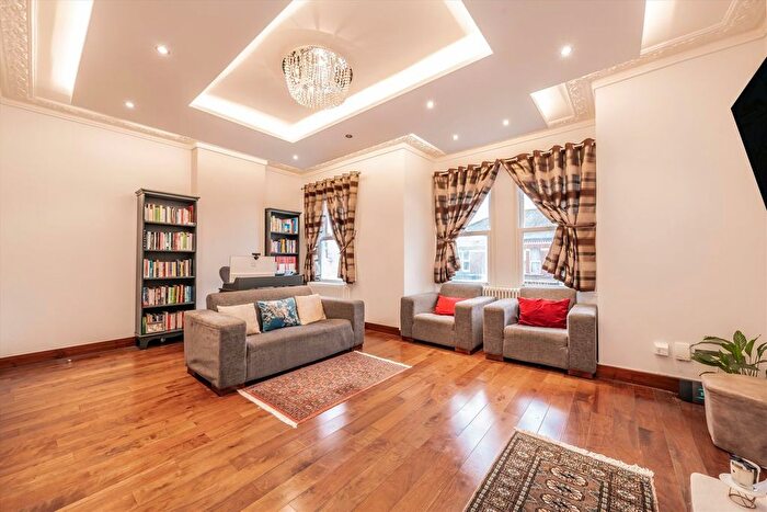 2 Bedroom Maisonette To Rent In Franciscan Road, London, SW17