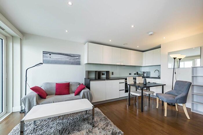 1 Bedroom Apartment To Rent In One Commercial Street, Aldgate East, London, E1