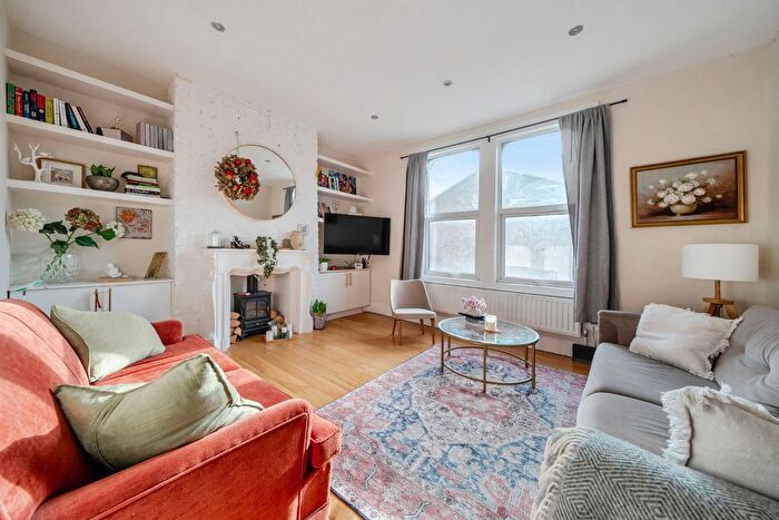 2 Bedroom Flat For Sale In Greyhound Road, Hammersmith, London, W6