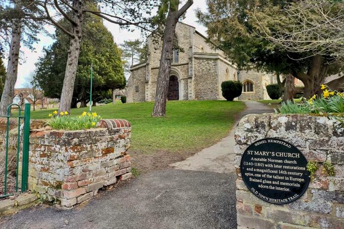 2 Bedroom Apartment For Sale In ** Stunning Apartment - Historic Old Town ** High Street, Old Town, HP1