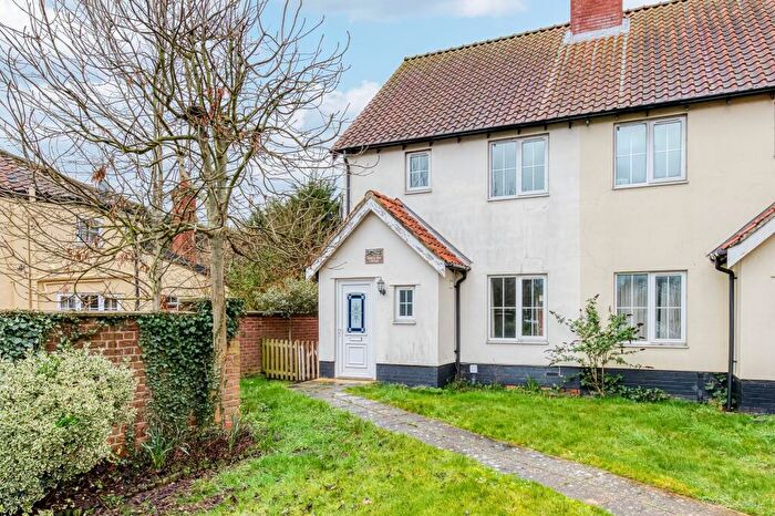 2 Bedroom Semi Detached House For Sale In Old Ipswich Road, Yaxley, IP23