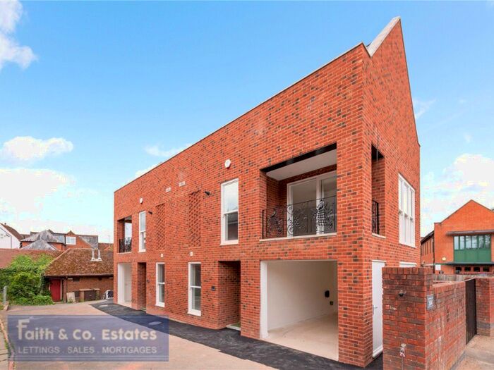 2 Bedroom Town House To Rent In Bumble Bee Court, Marlow, SL7
