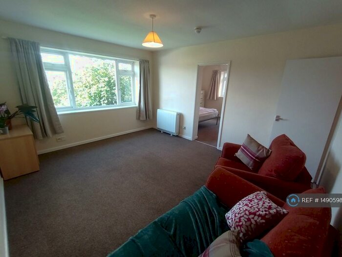 1 Bedroom Flat To Rent In Oakley House, Bromsgrove, B60