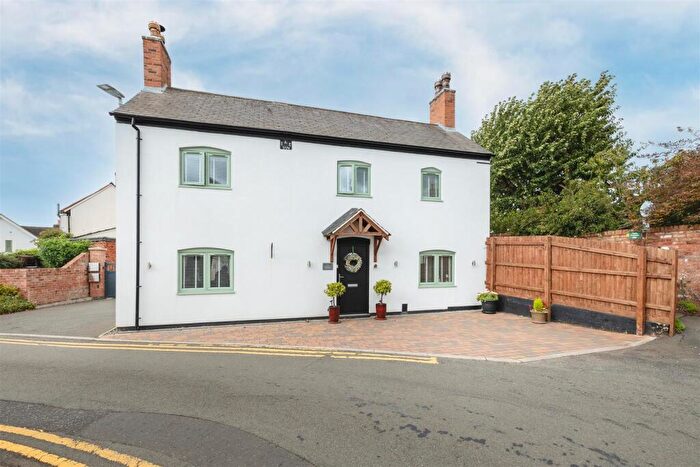 4 Bedroom Detached House For Sale In Chapel Street, Oakthorpe, DE12
