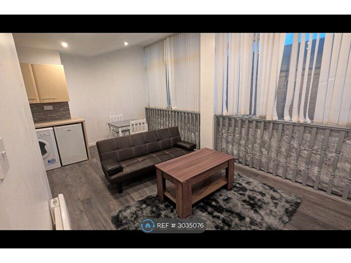 1 Bedroom Flat To Rent In Rawson Place, Bradford, BD1
