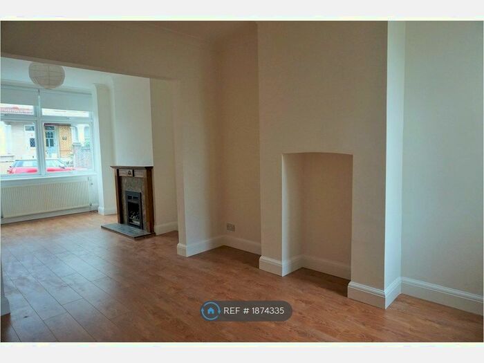 3 Bedroom Terraced House To Rent In Lakehall Road, Thornton Heath, CR7