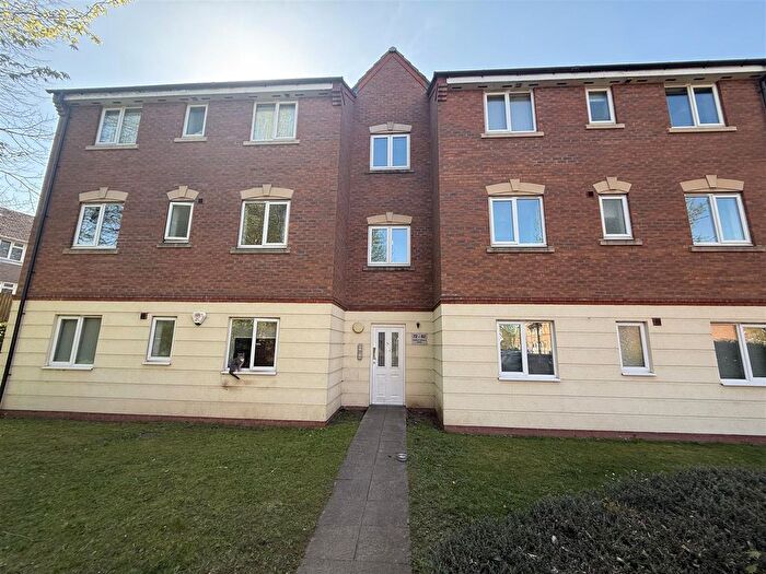 2 Bedroom Flat To Rent In Loxdale Sidings, Loxdale Sidings, Bilston, WV14