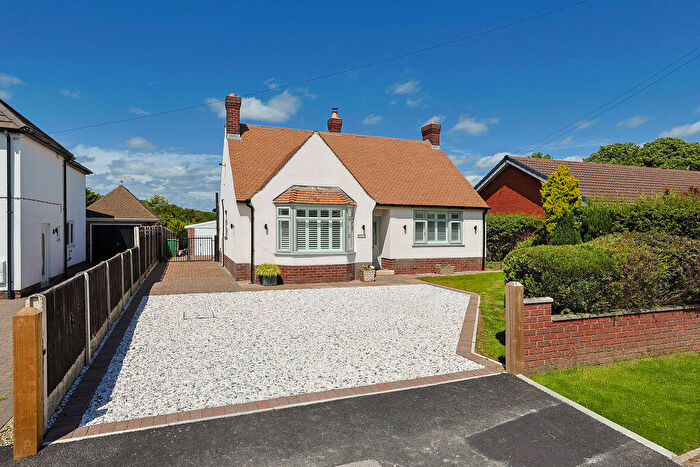2 Bedroom Detached Bungalow For Sale In Nethermoor Road, Wingerworth, Chesterfield, S42