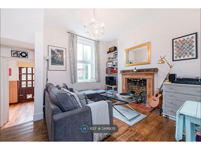 1 Bedroom Flat To Rent In Byrne Road, London, SW12