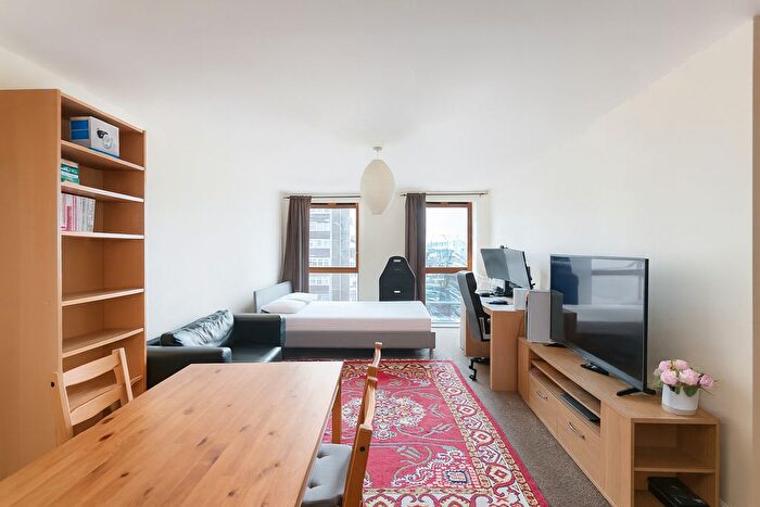 2 Bedroom Flat For Sale In Campell Road, Thornton Heath, Croydon, CR0