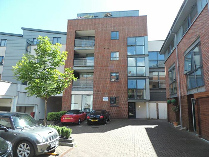 1 Bedroom Flat To Rent In Staple Gardens, Winchester, SO23