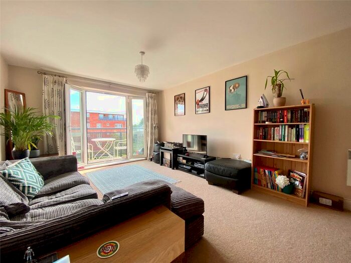 2 Bedroom Apartment To Rent In Kingsquarter, Maidenhead, Berkshire, SL6