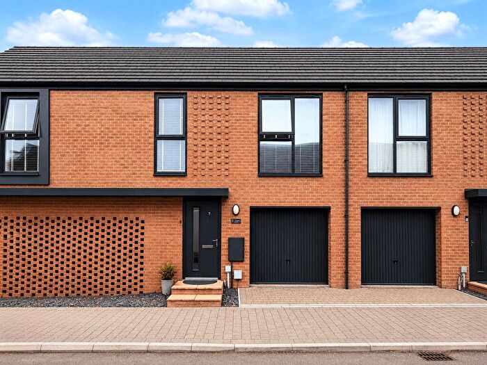 2 Bedroom Apartment To Rent In Dragonfly Lane, Hartcliffe, Bristol, BS13