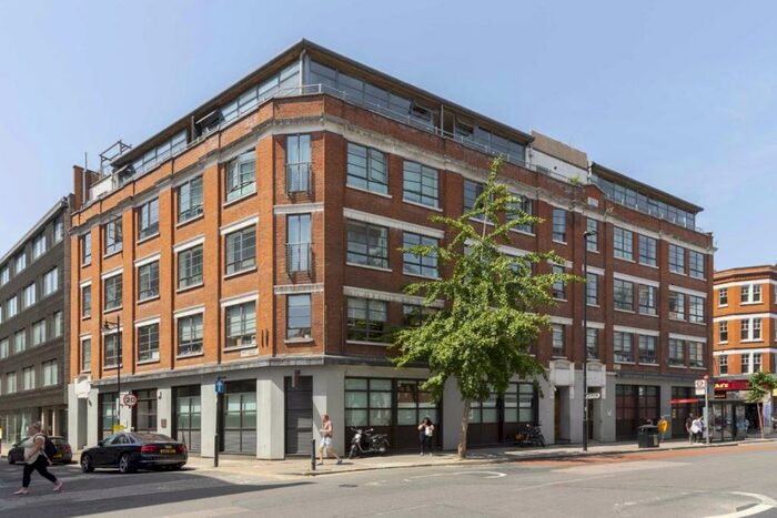 3 Bedroom Flat To Rent In Goswell Road, Clerkenwell, EC1V