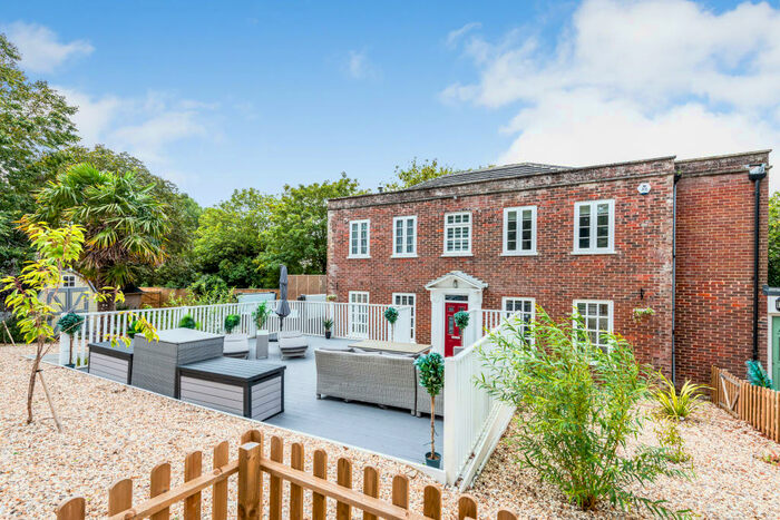 5 Bedroom Detached House To Rent In Preston, Weymouth, DT3