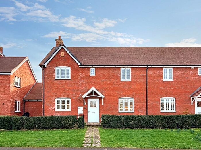 3 Bedroom Semi Detached House For Sale In Jacksmeadow, Uffington, SN7