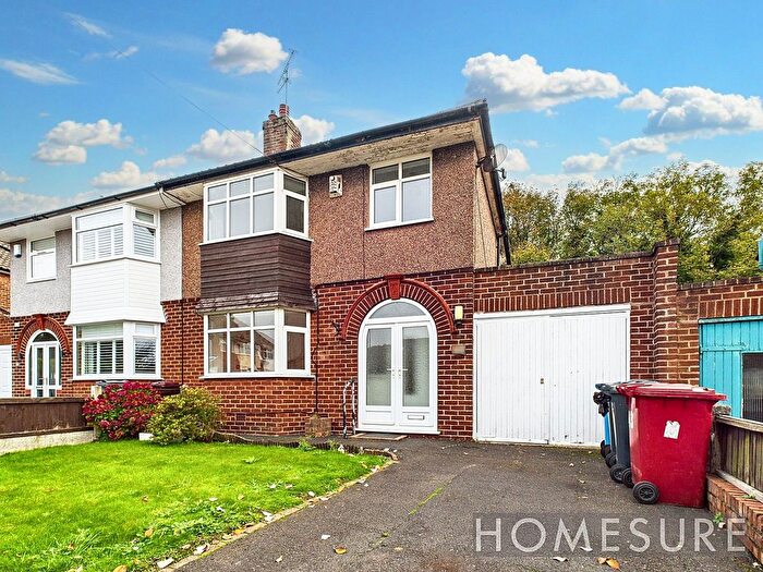 3 Bedroom Semi-Detached House For Sale In Fairway, Huyton, L36