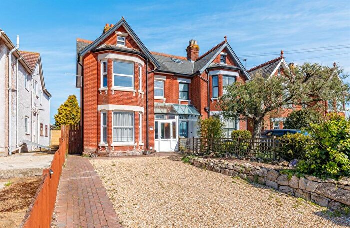 4 Bedroom Semi-Detached House For Sale In Substantial Chain Free Home - Park Road, Cowes, PO31