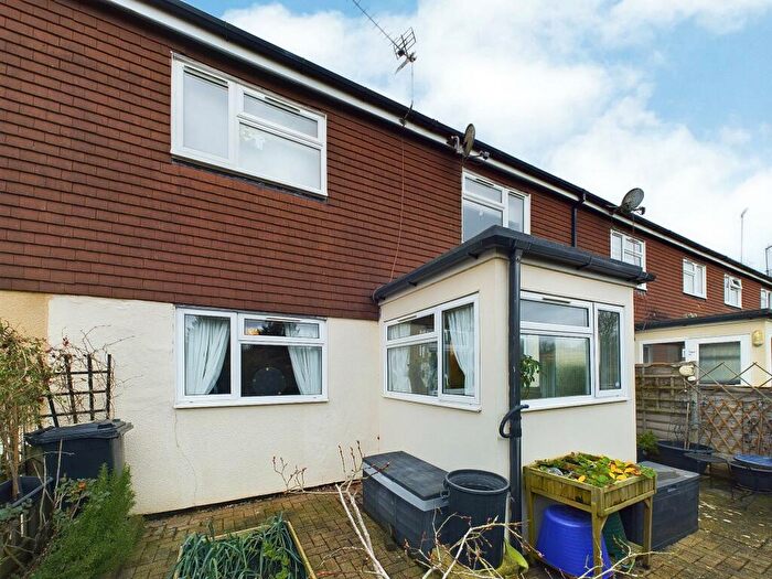 2 Bedroom Flat For Sale In Sherborne St John, Sherborne St John, RG24