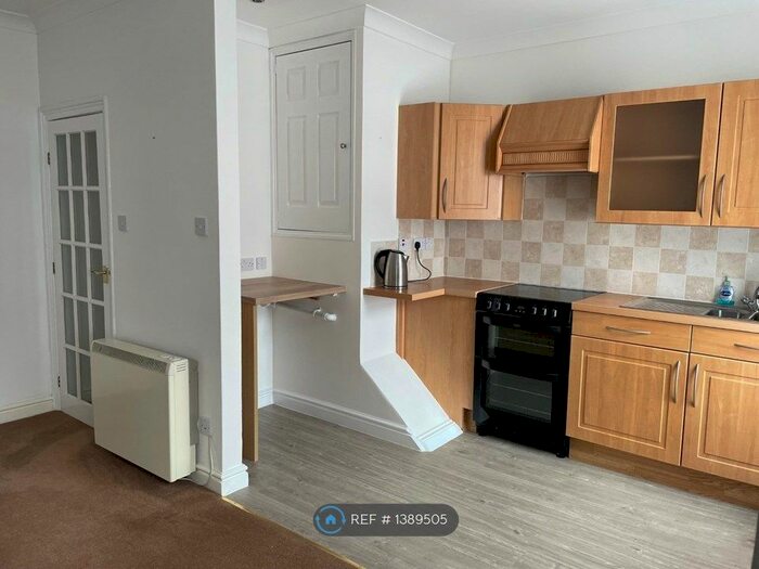 1 Bedroom Flat To Rent In Union Street, Torquay, TQ1