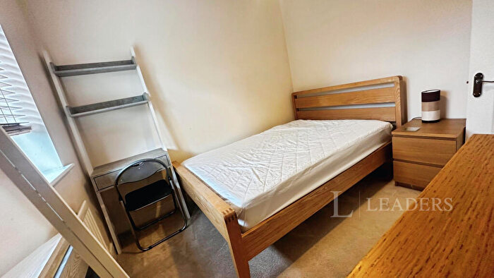 5 Bedroom Terraced House To Rent In Primrose Close - Bedroom House -, LU3