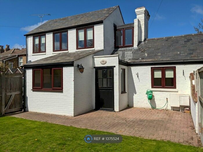 3 Bedroom Semi-Detached House To Rent In Beacon Road, Broadstairs, CT10