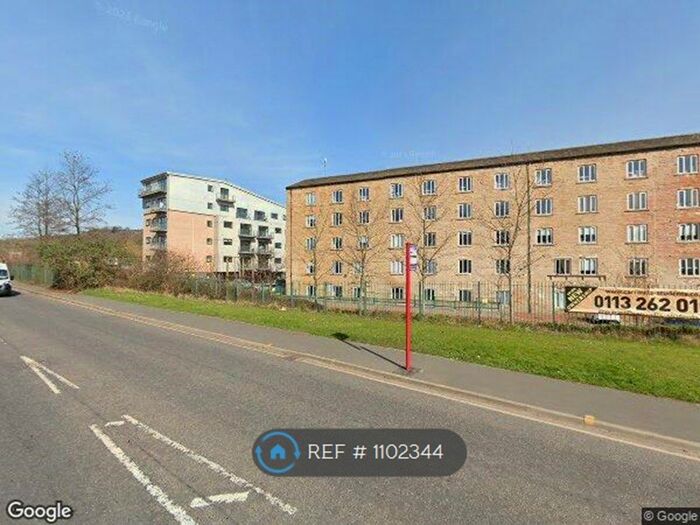 3 Bedroom Terraced House To Rent In Carr Mills, Leeds, LS7