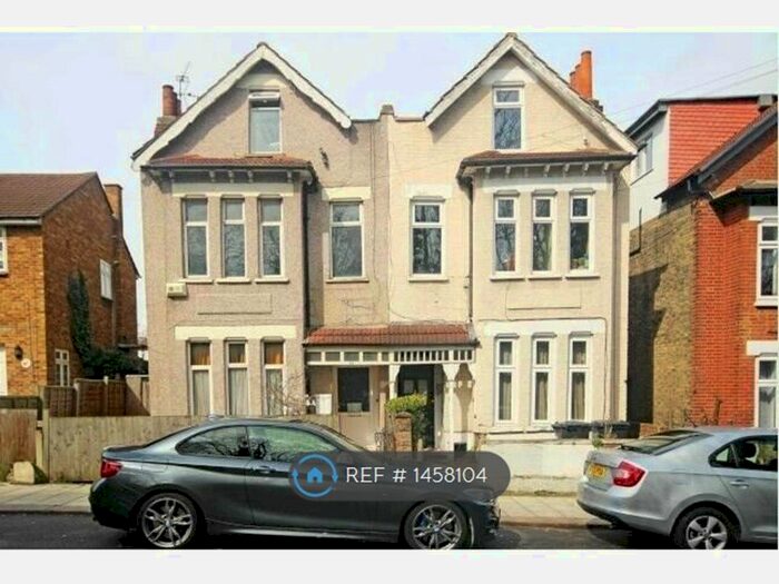 1 Bedroom Flat To Rent In Leigham Vale, Streatham, SW16