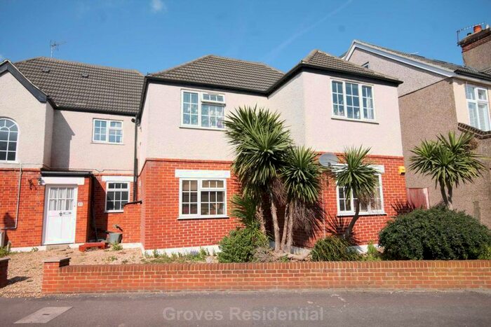 2 Bedroom Flat To Rent In Seaforth Avenue, New Malden, KT3