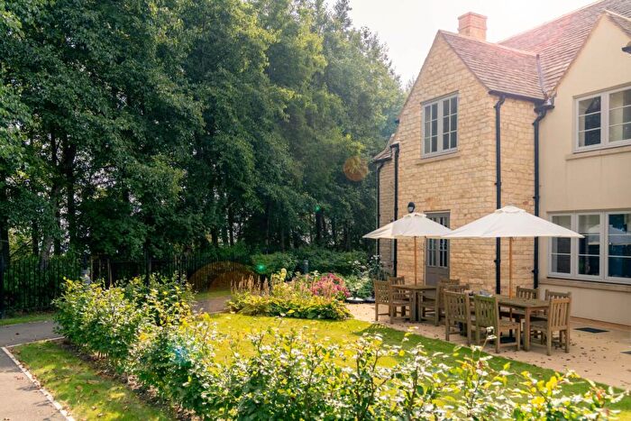 1 Bedroom Retirement Property For Sale In Hawkesbury Place, Fosseway, Stow-On-The-Wold, GL54