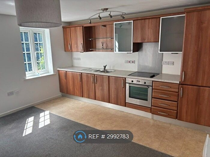 1 Bedroom Flat To Rent In Radcliffe, Manchester, M26